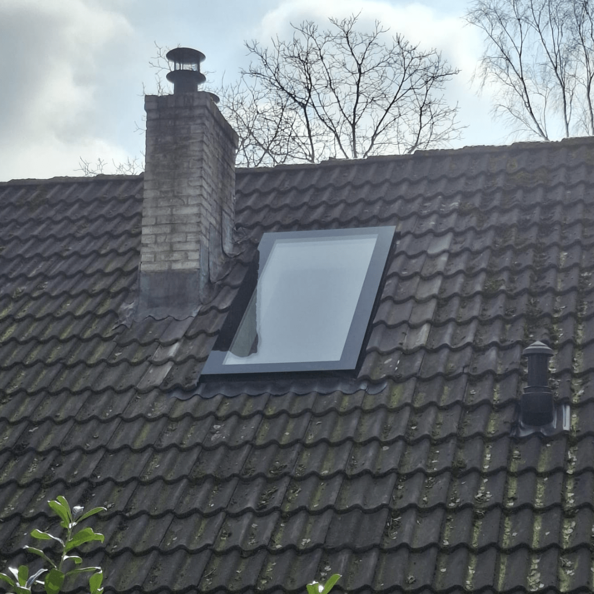 Vast Dakraam Schuin Dak - 80x250 cm van Premium Dakramen